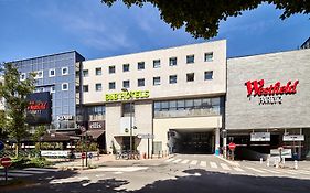 B&B HOTEL Paris Versailles